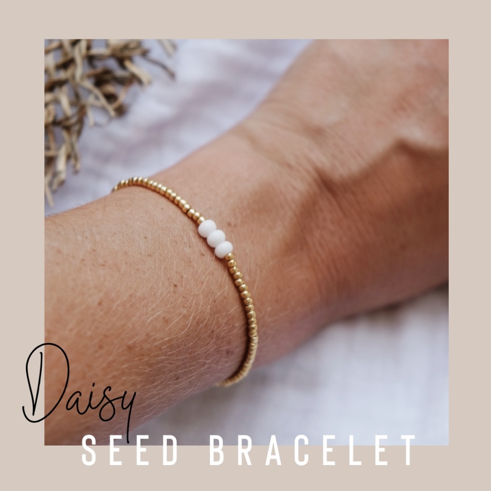 "Daisy" Seed Bead Bracelet in Gold